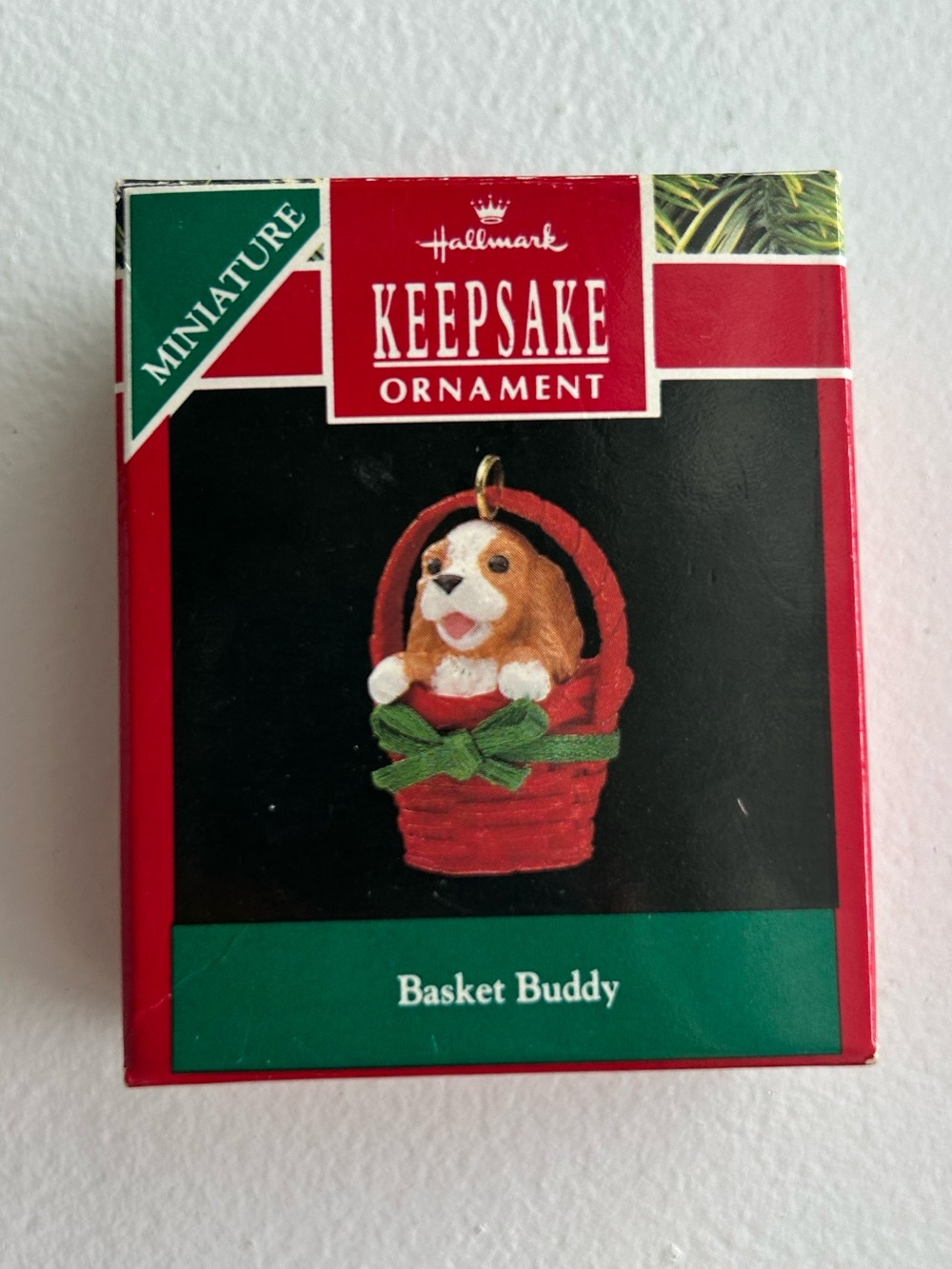 Vintage 1990 Hallmark Keepsake Miniature Ornament Basket Buddy Dog Puppy Basket